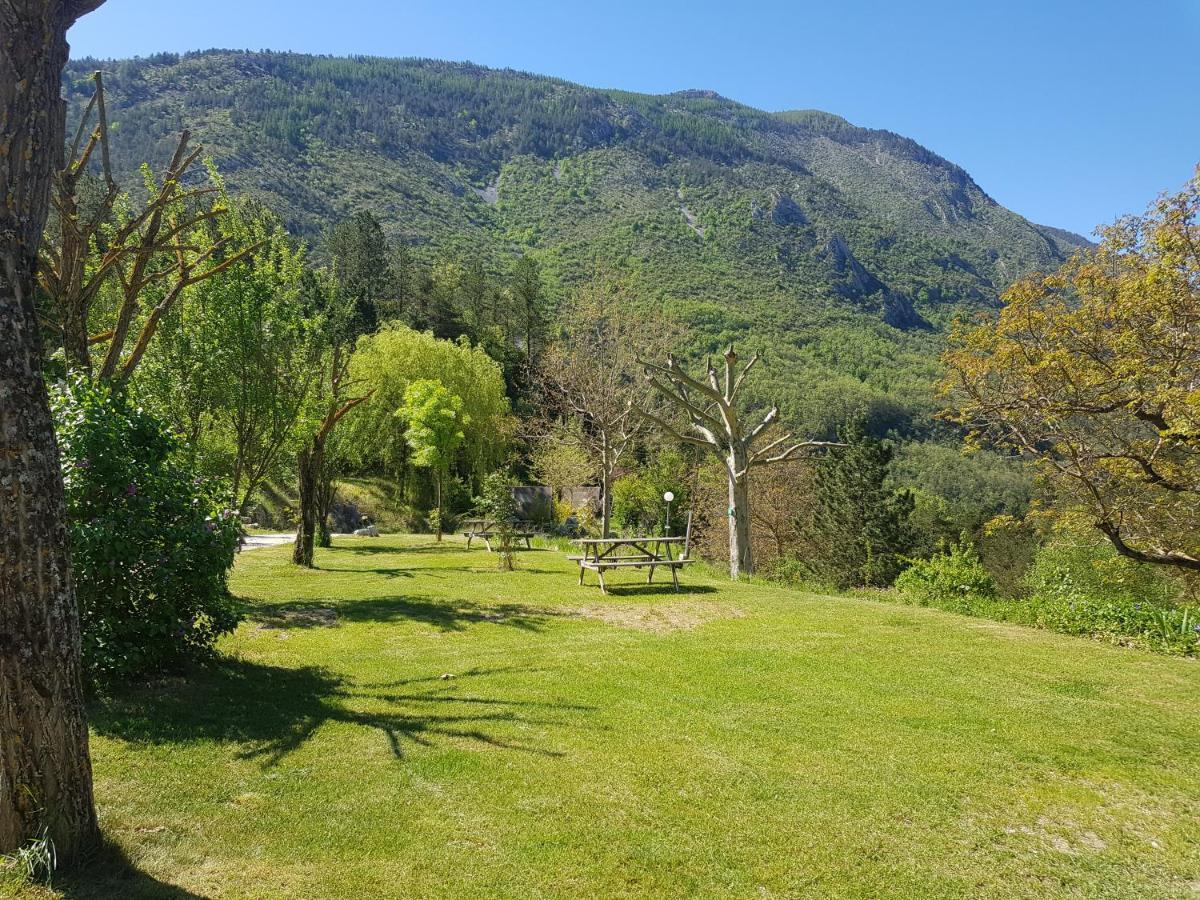 Camping Calme Et Nature كاستيلان المظهر الخارجي الصورة