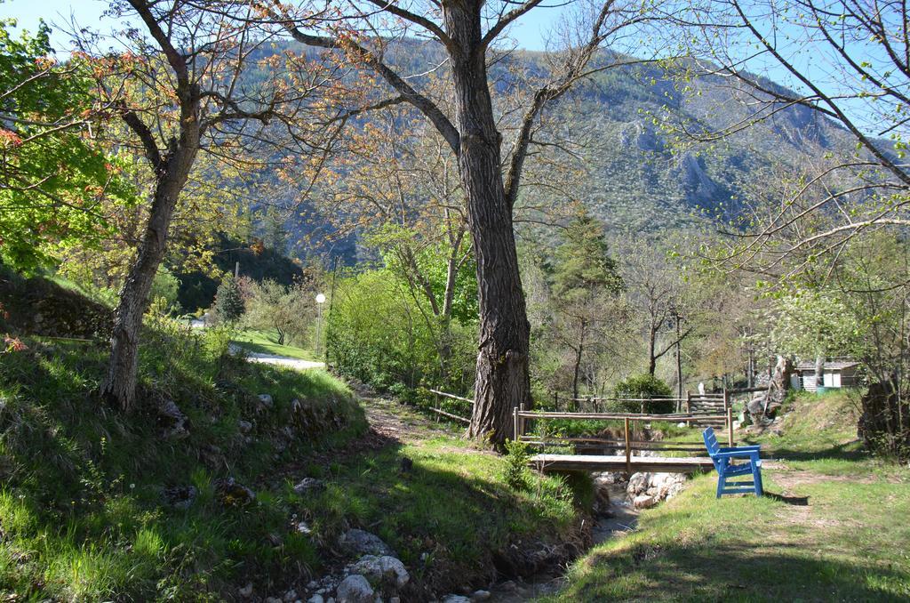 Camping Calme Et Nature كاستيلان المظهر الخارجي الصورة