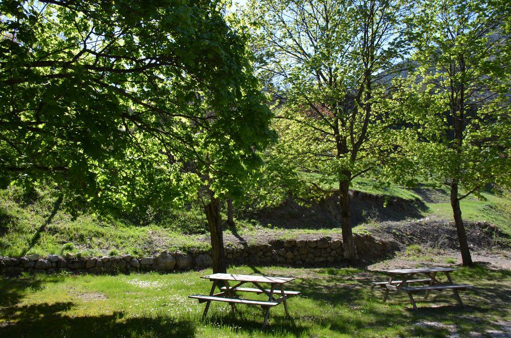 Camping Calme Et Nature كاستيلان المظهر الخارجي الصورة
