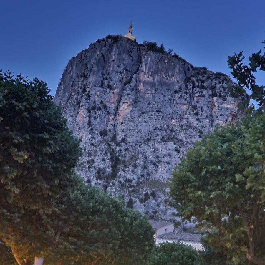 Camping Calme Et Nature كاستيلان المظهر الخارجي الصورة